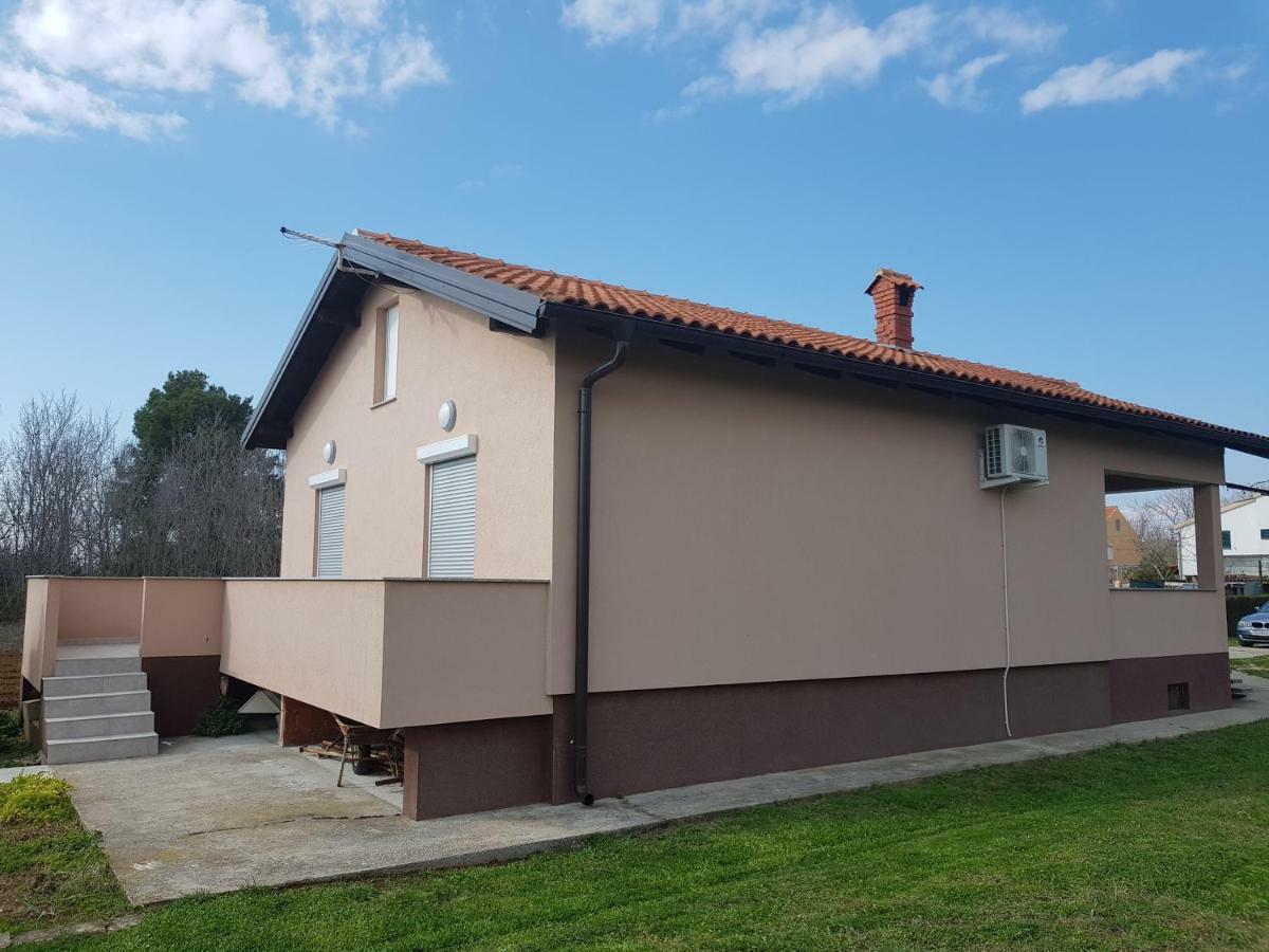Holiday Home Begonja Privlaka  Kültér fotó